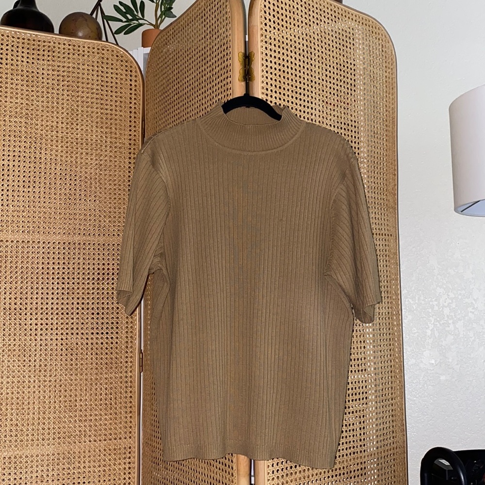Thrifted Ribbed Mock neck Short sleeve top